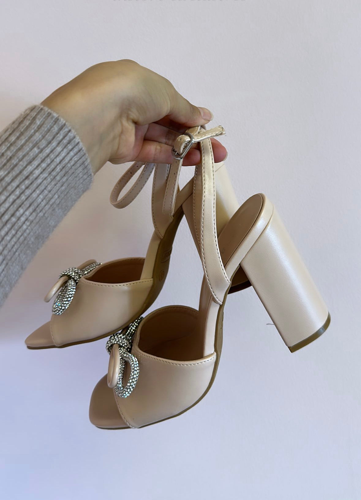 BOW EMBELLISHED BLOCK HEELS