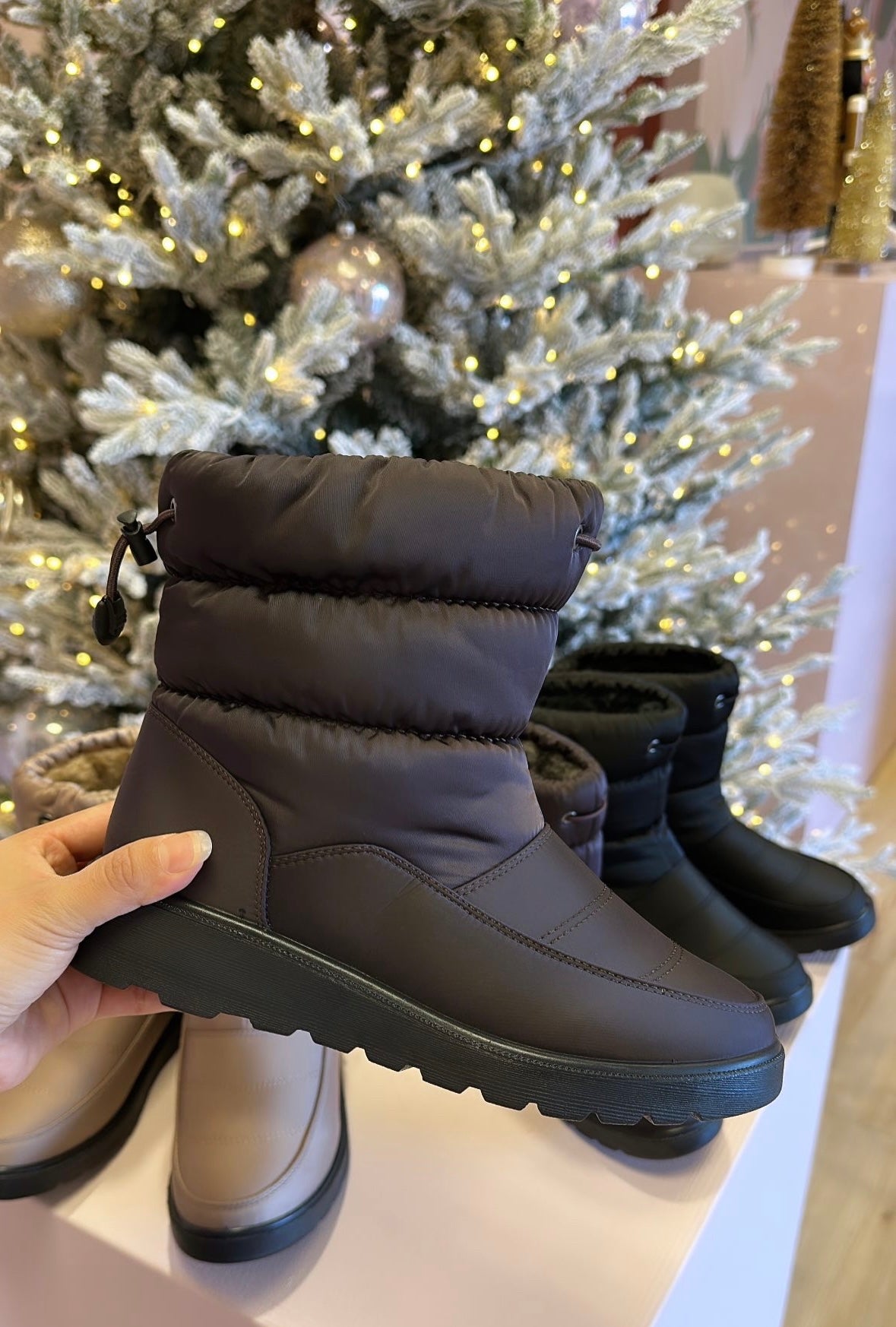 WATERPROOF COZY BOOTIES