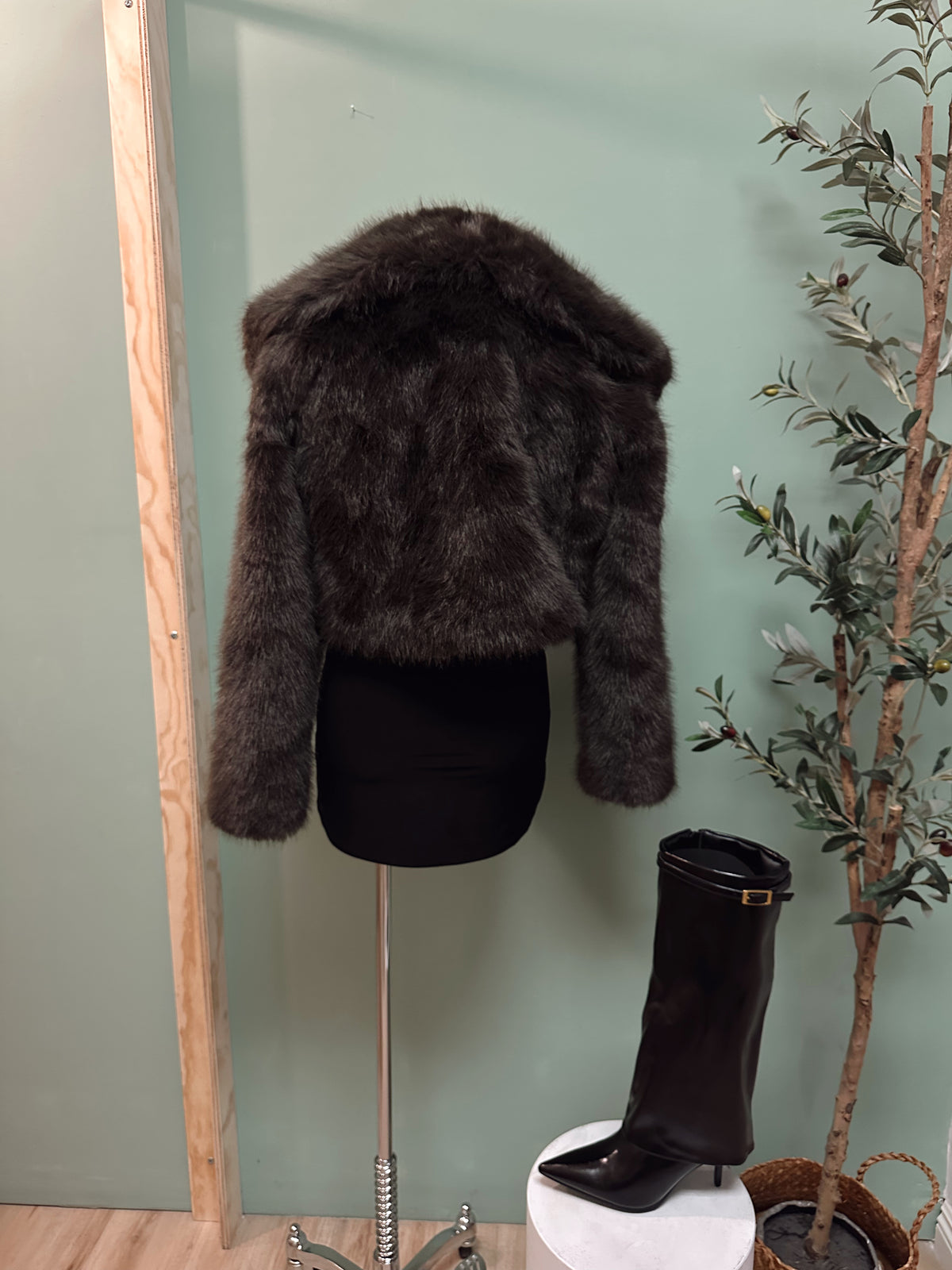 MOB WIFE FUR COAT (BROWN)