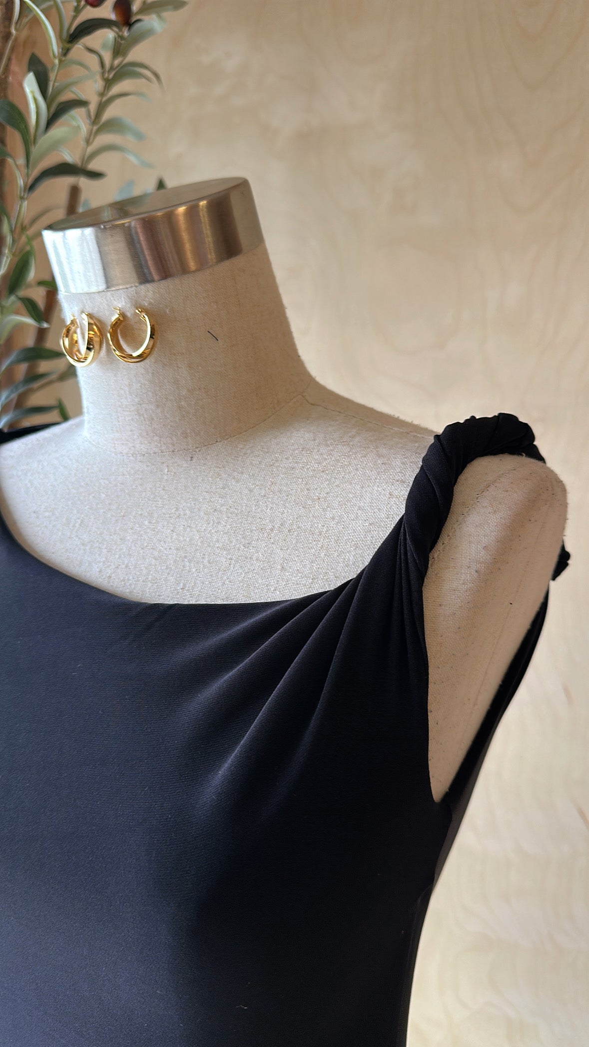 TIMELESS ELEGANCE DRESS