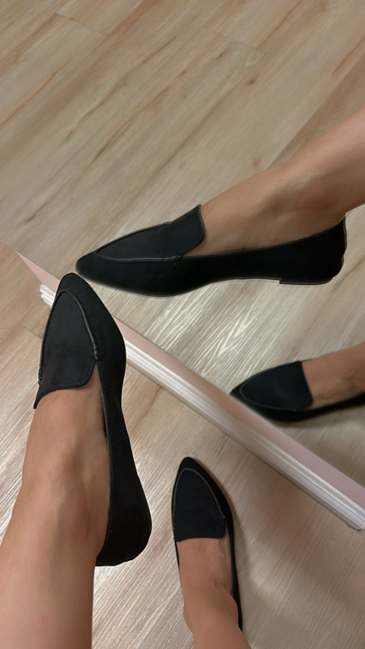 CORPORATE GIRLY POINTED TOE FLATS