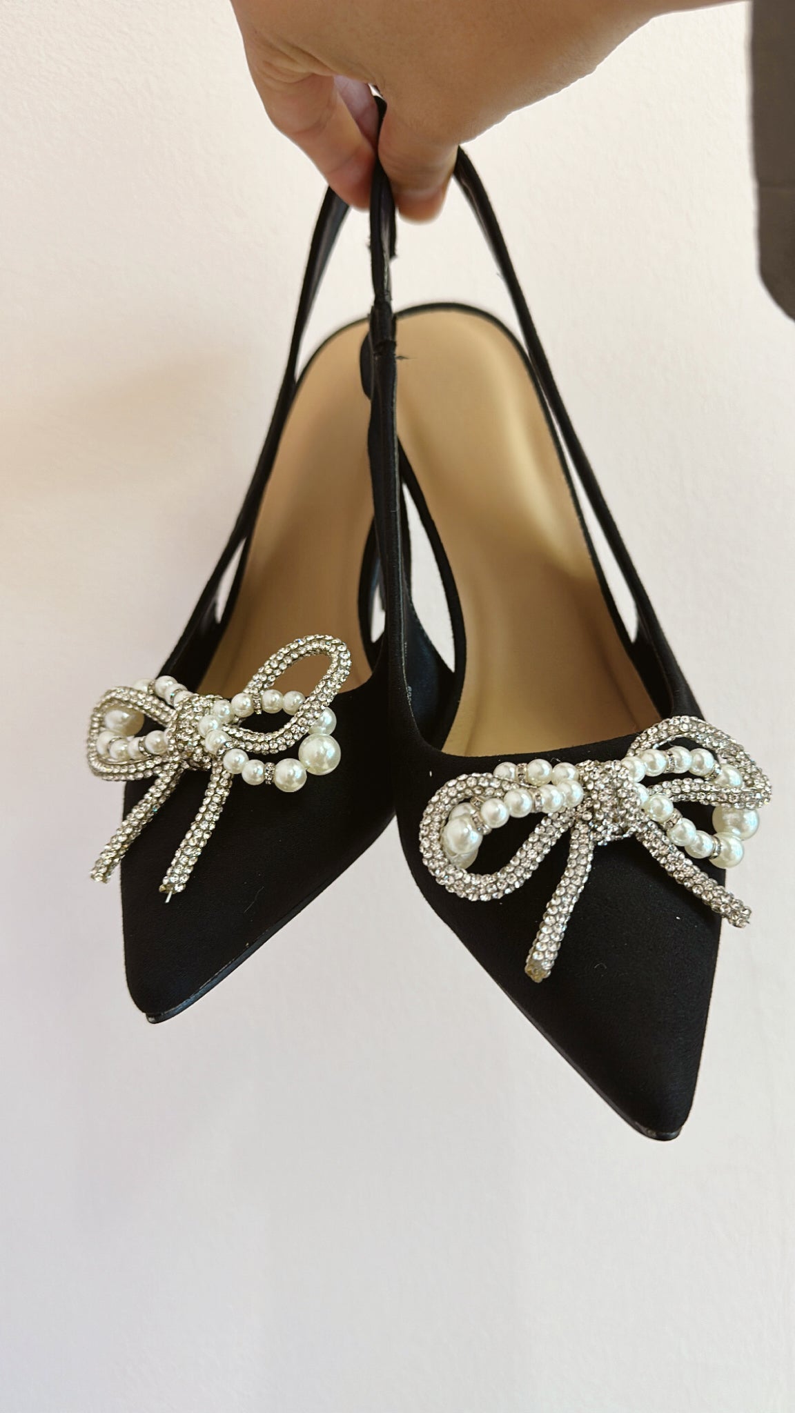 BOW EMBELLISHED POINTED TOE HEELS