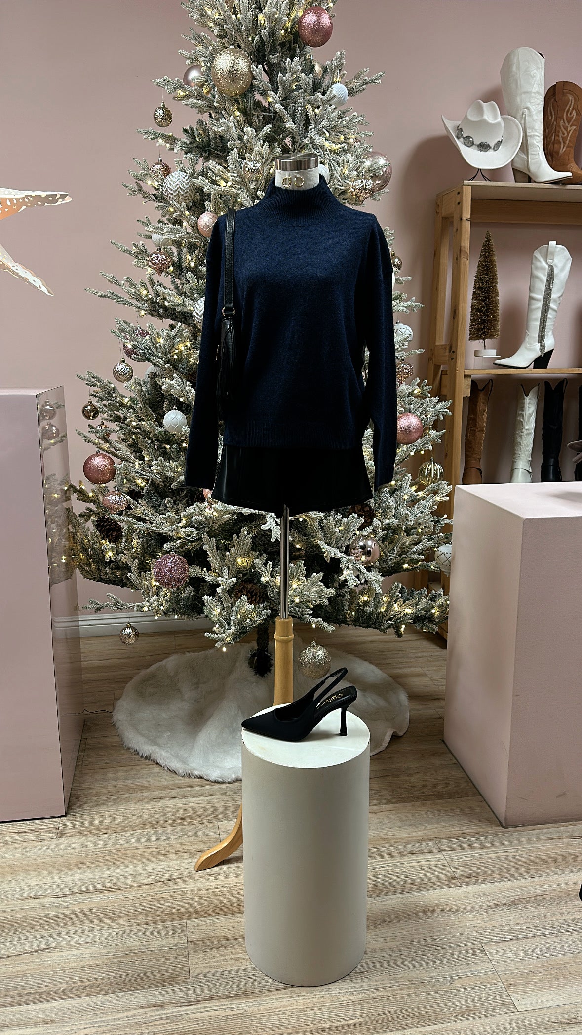 FEELING FROSTY SWEATER