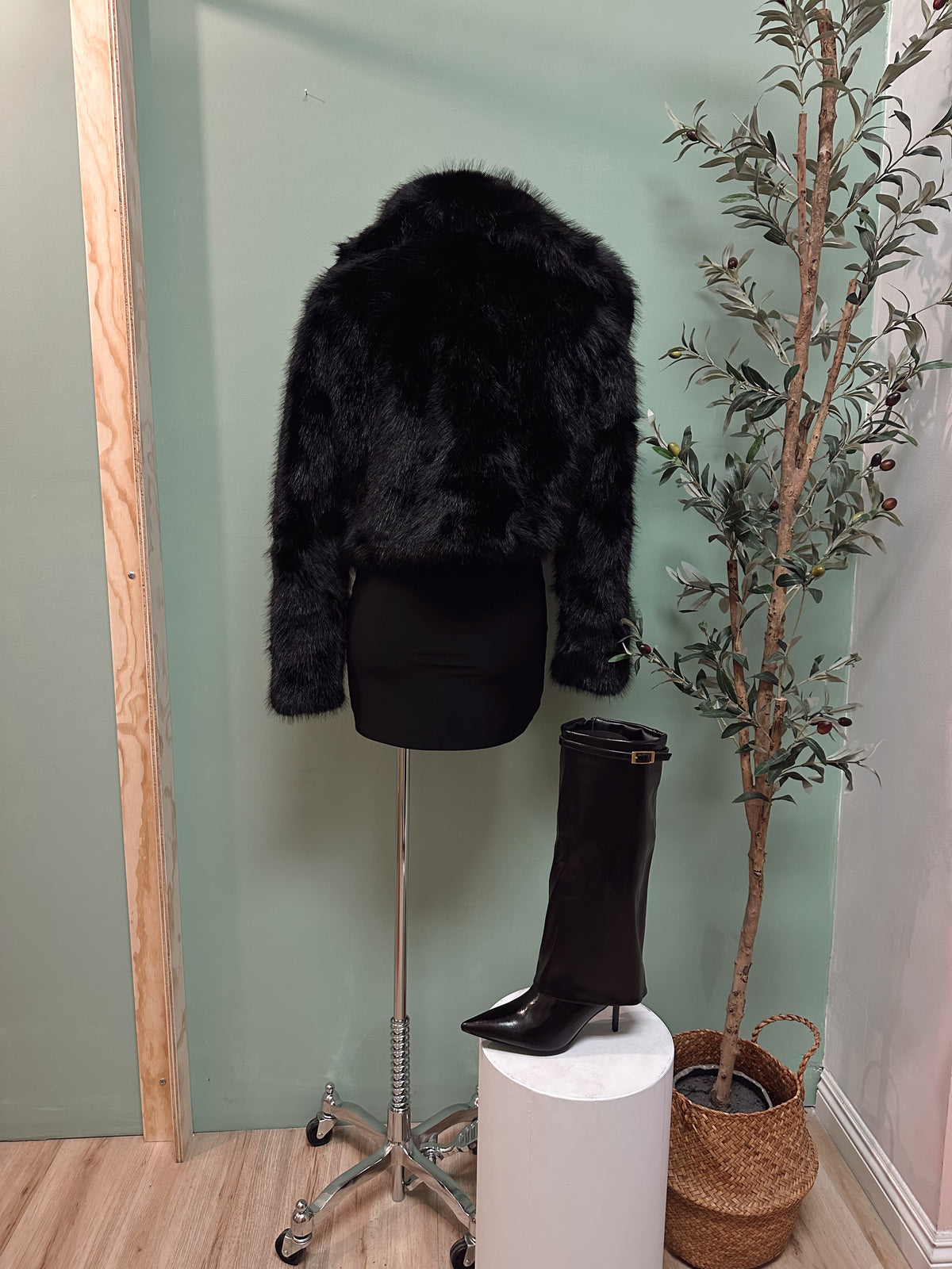 MOB WIFE FUR COAT (BLACK)