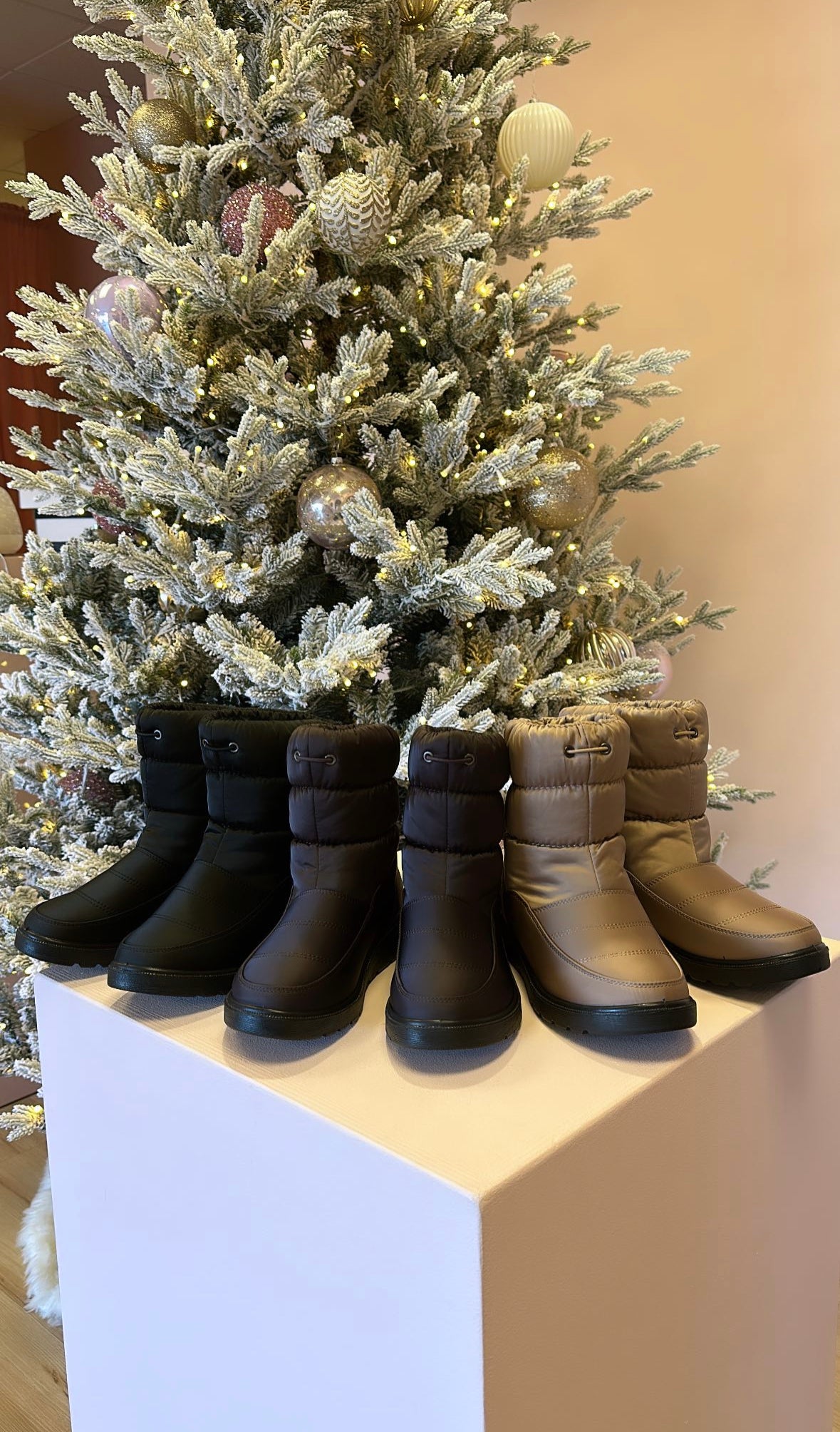 WATERPROOF COZY BOOTIES