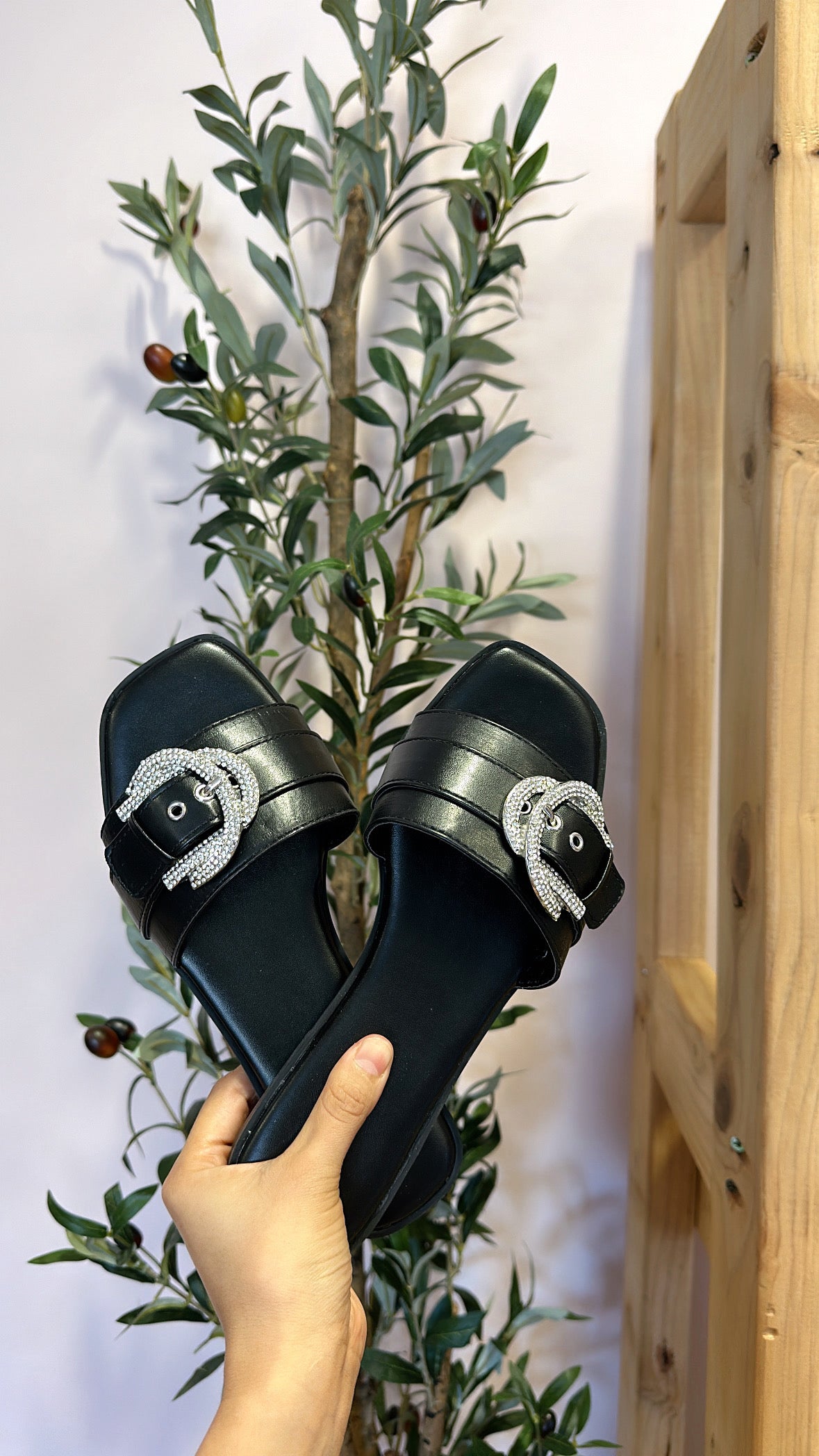 GRECIA GLITZY LARGE BUCKLE SLIDES