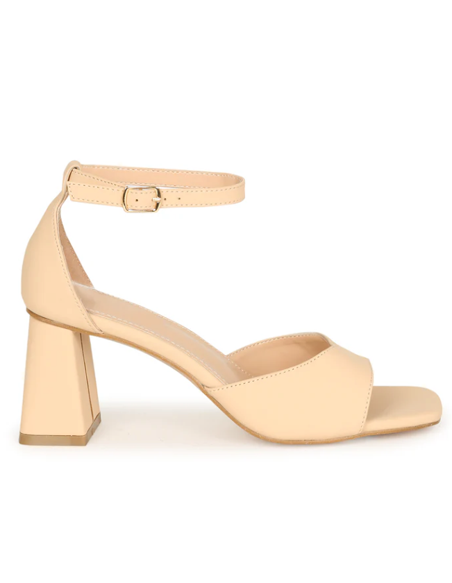 ARALYN SQUARE TOE ANKLE STRAP SANDALS