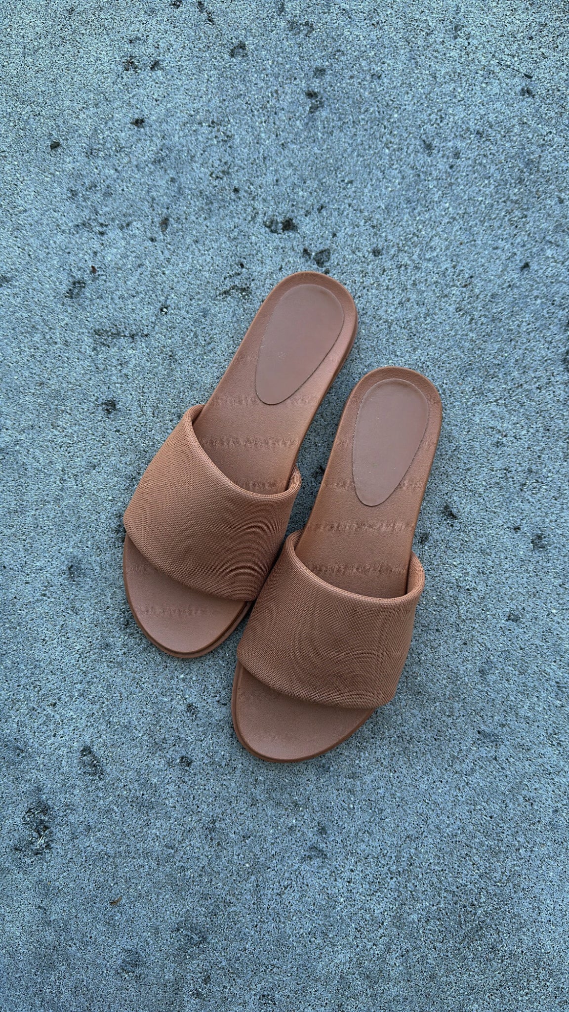 COMFORT MESH SLIDES