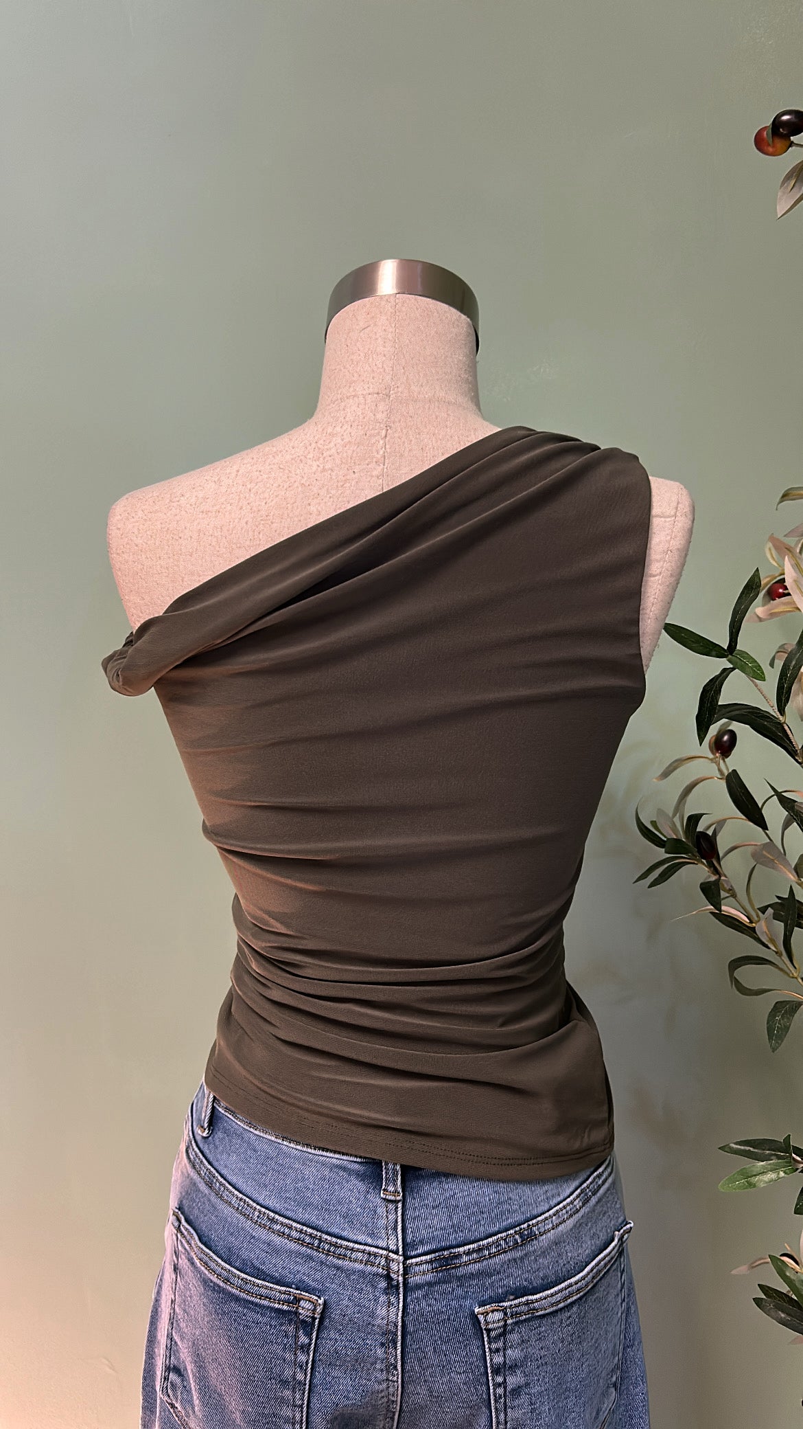 EVA ASYMMETRICAL TOP (OLIVE)