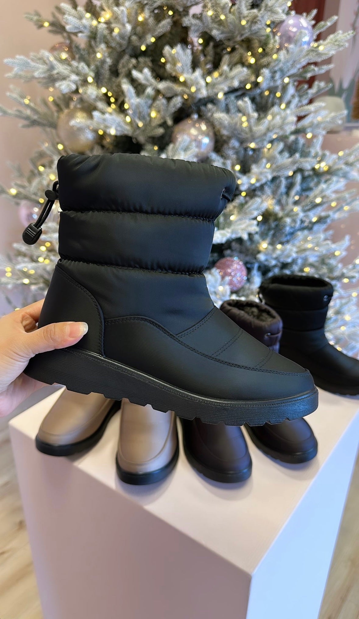 WATERPROOF COZY BOOTIES