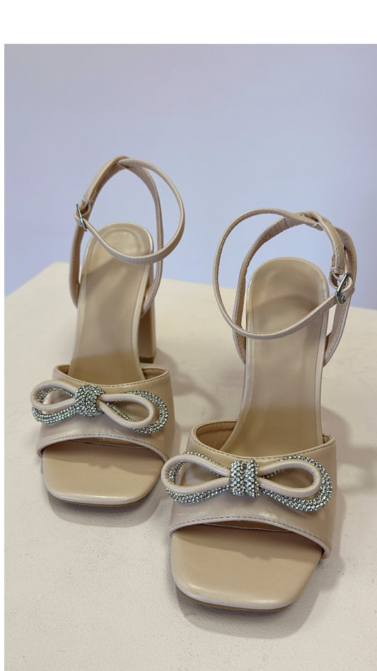 BOW EMBELLISHED BLOCK HEELS