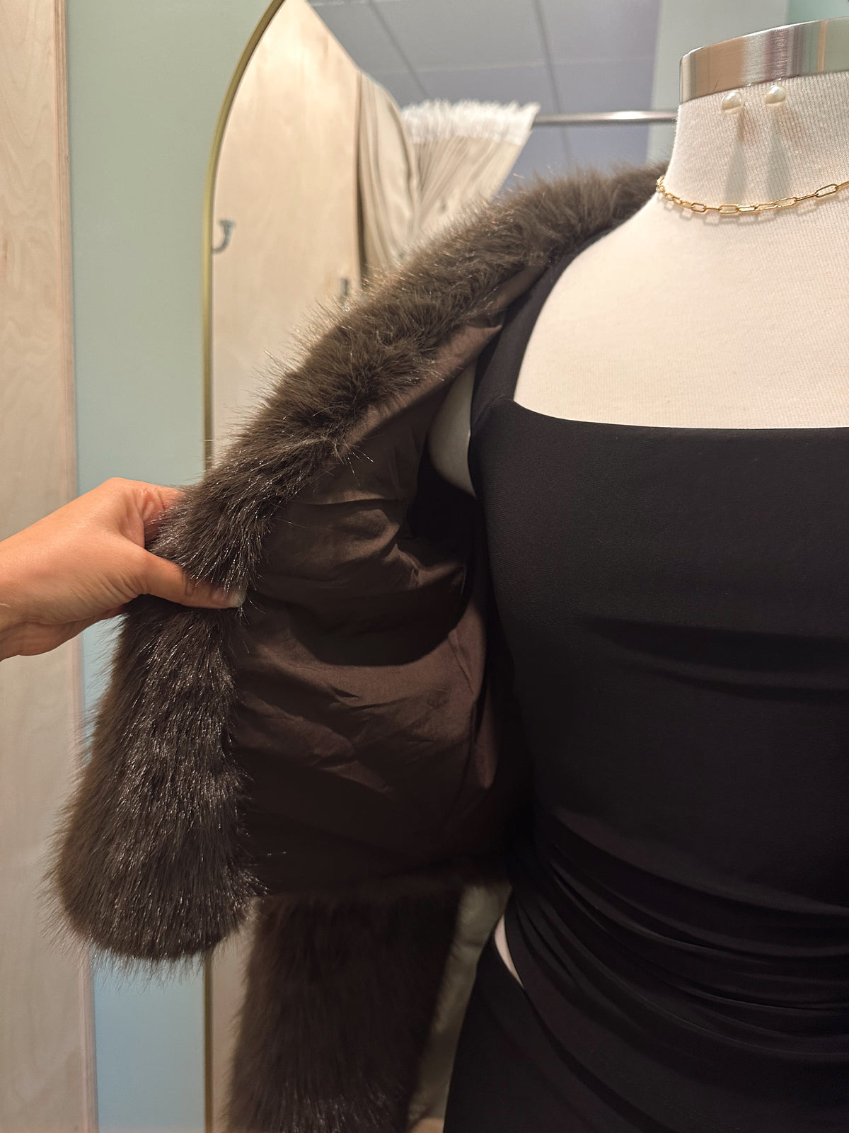 MOB WIFE FUR COAT (BROWN)