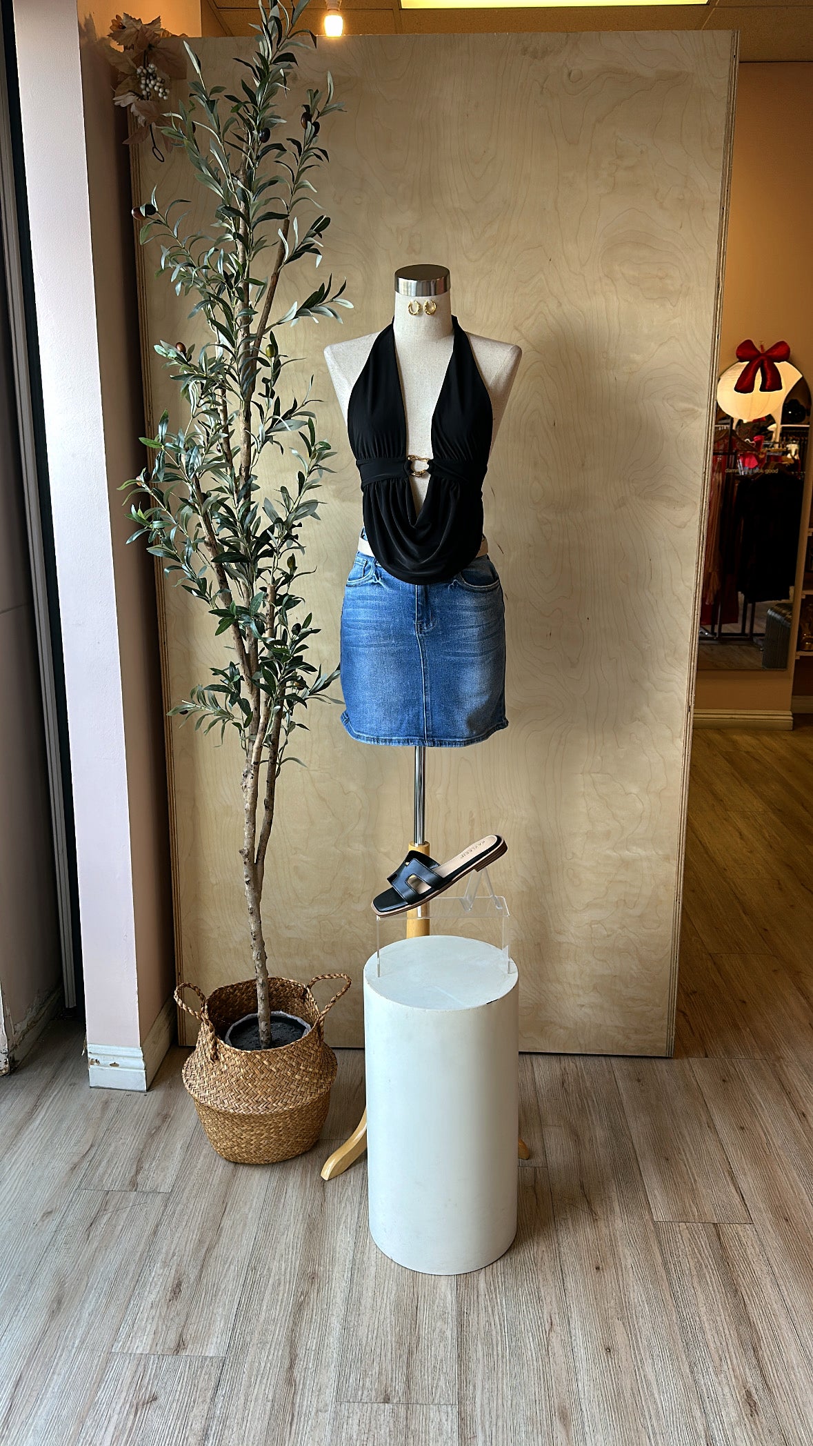 SPICING THINGS UP TOP BLACK