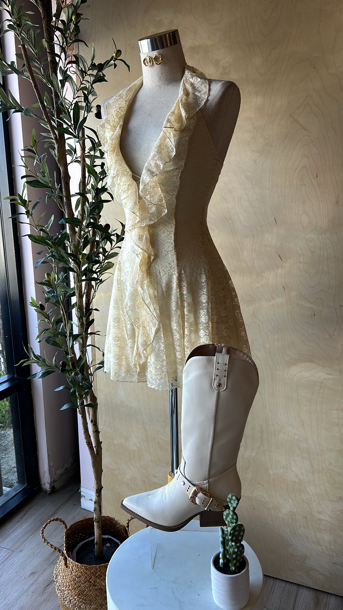 SABRINA RUFFLE LACE MINI