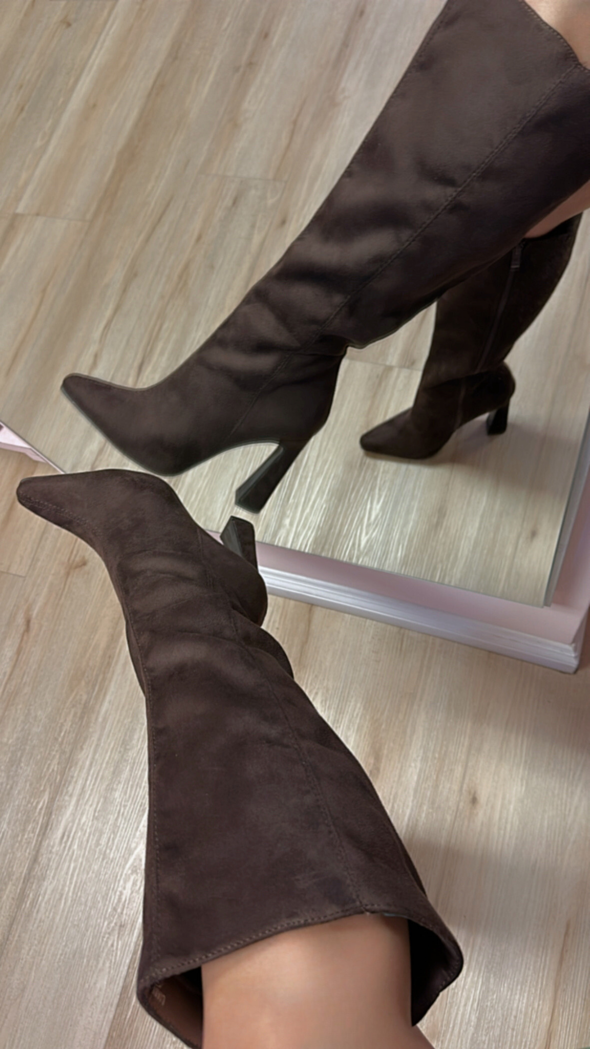 AUTUMN POINTED TOE BOOTS