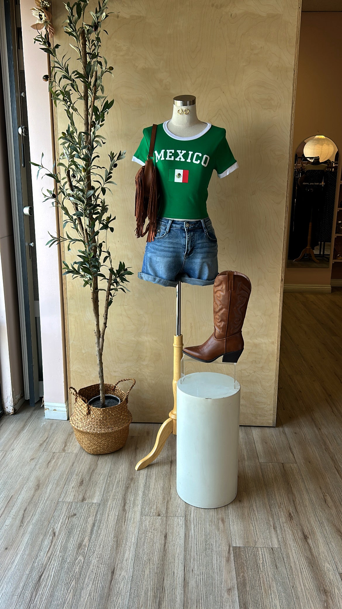 LATINA BADDIE BABY TEE