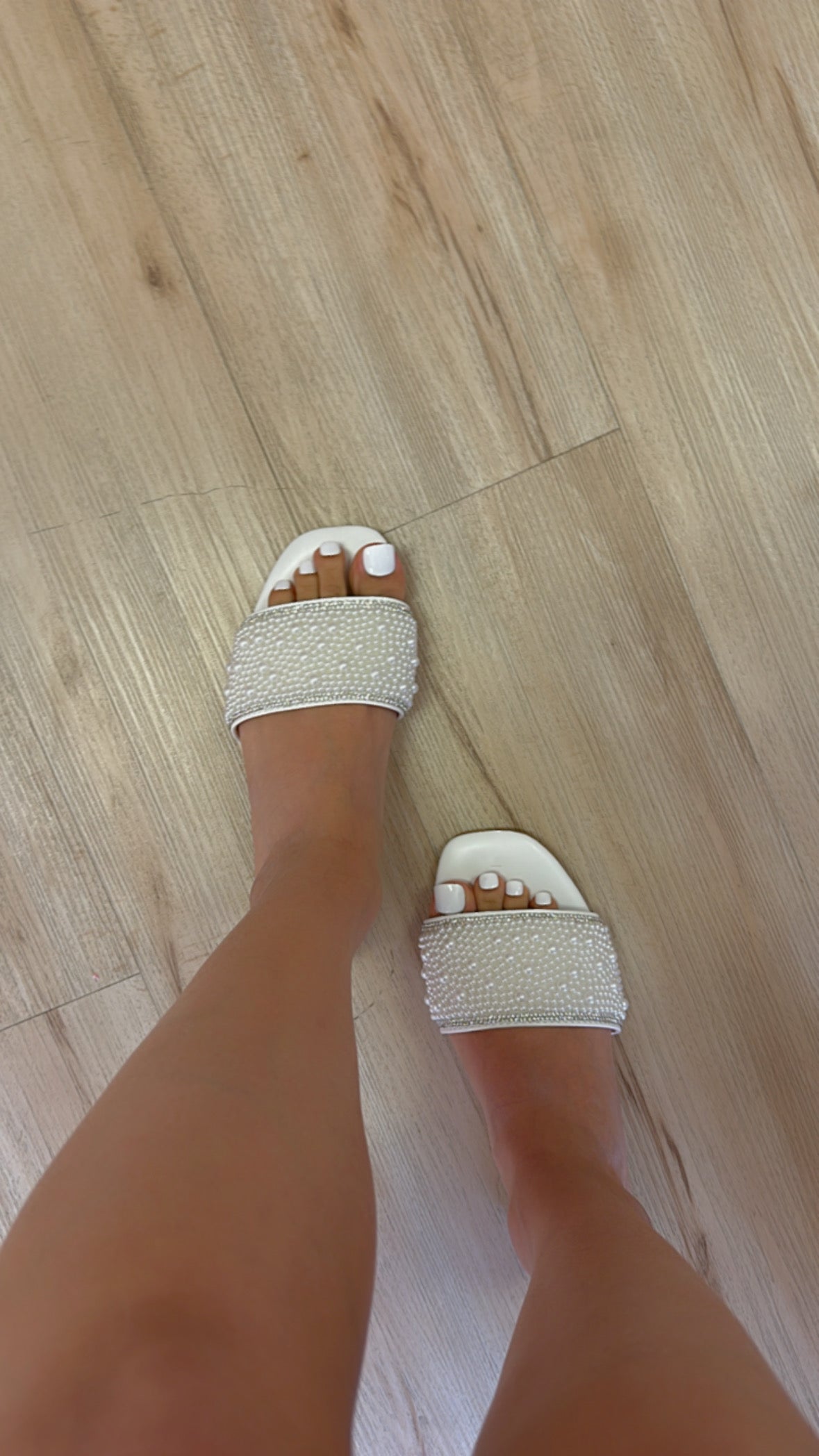 AARA PEARL EMBELLISHED SLIDES