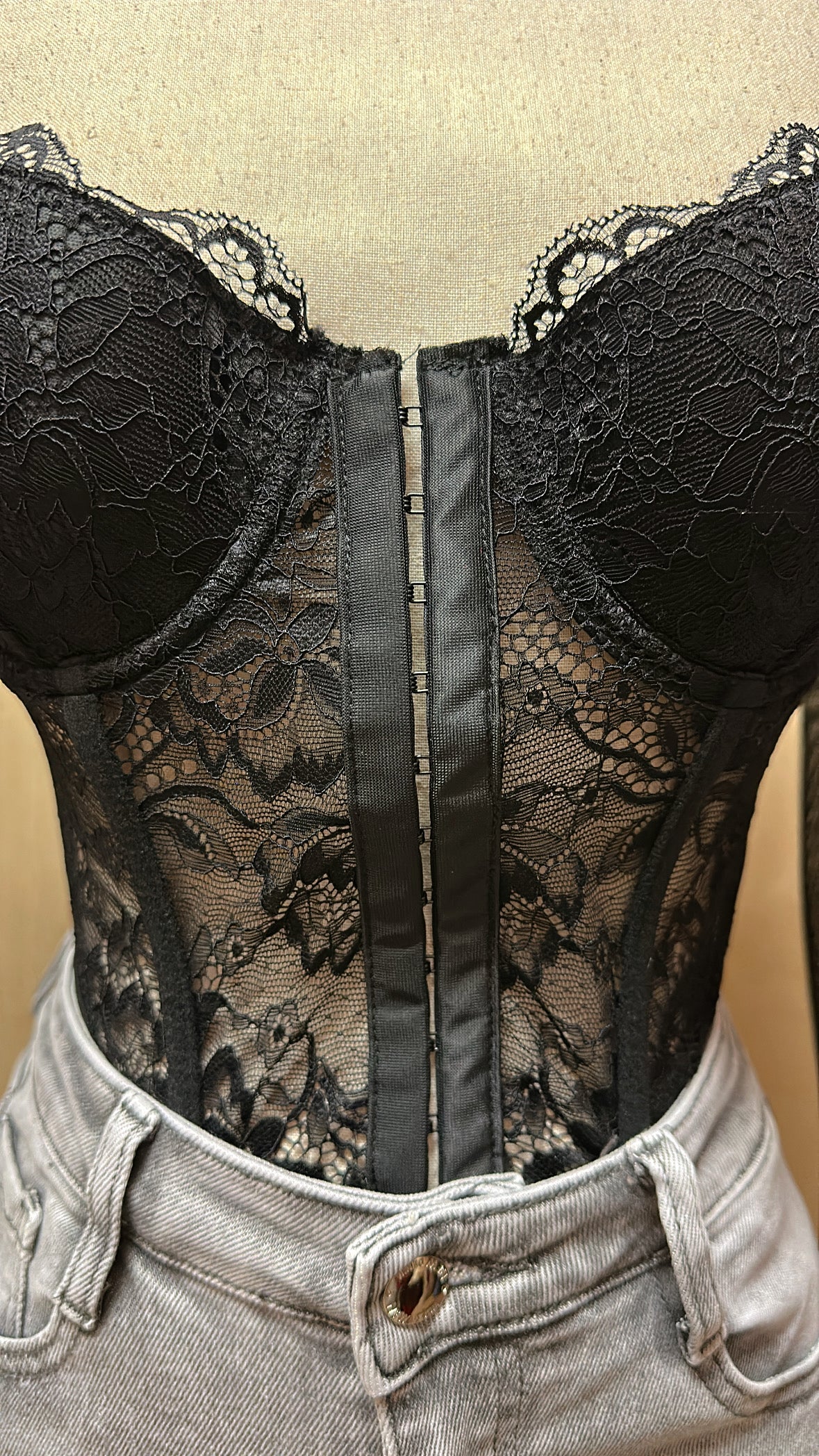 DAÑO LACE TOP