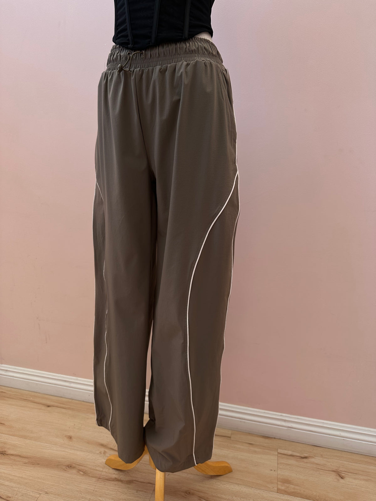 LOUNGE TO IMPRESS PANTS TAUPE