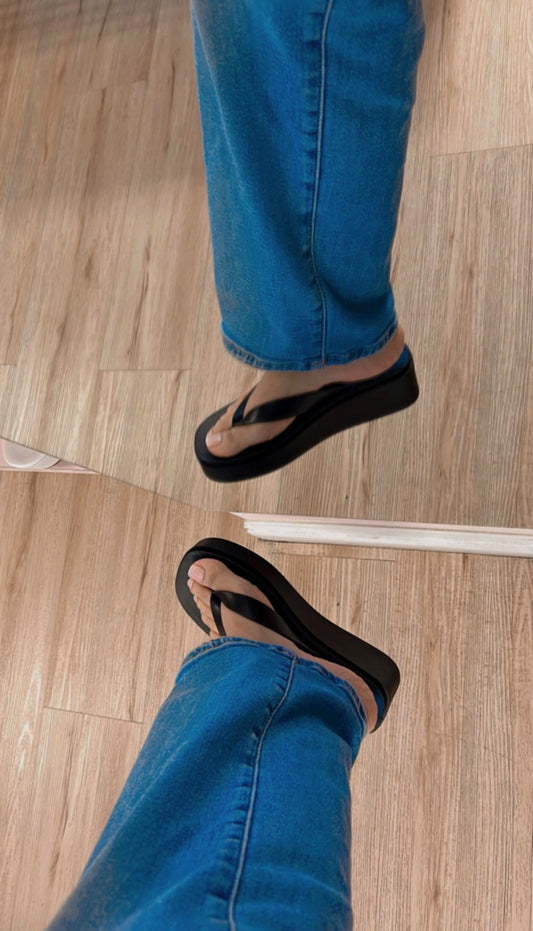 LUNA THONG SANDAL FLATFORMS