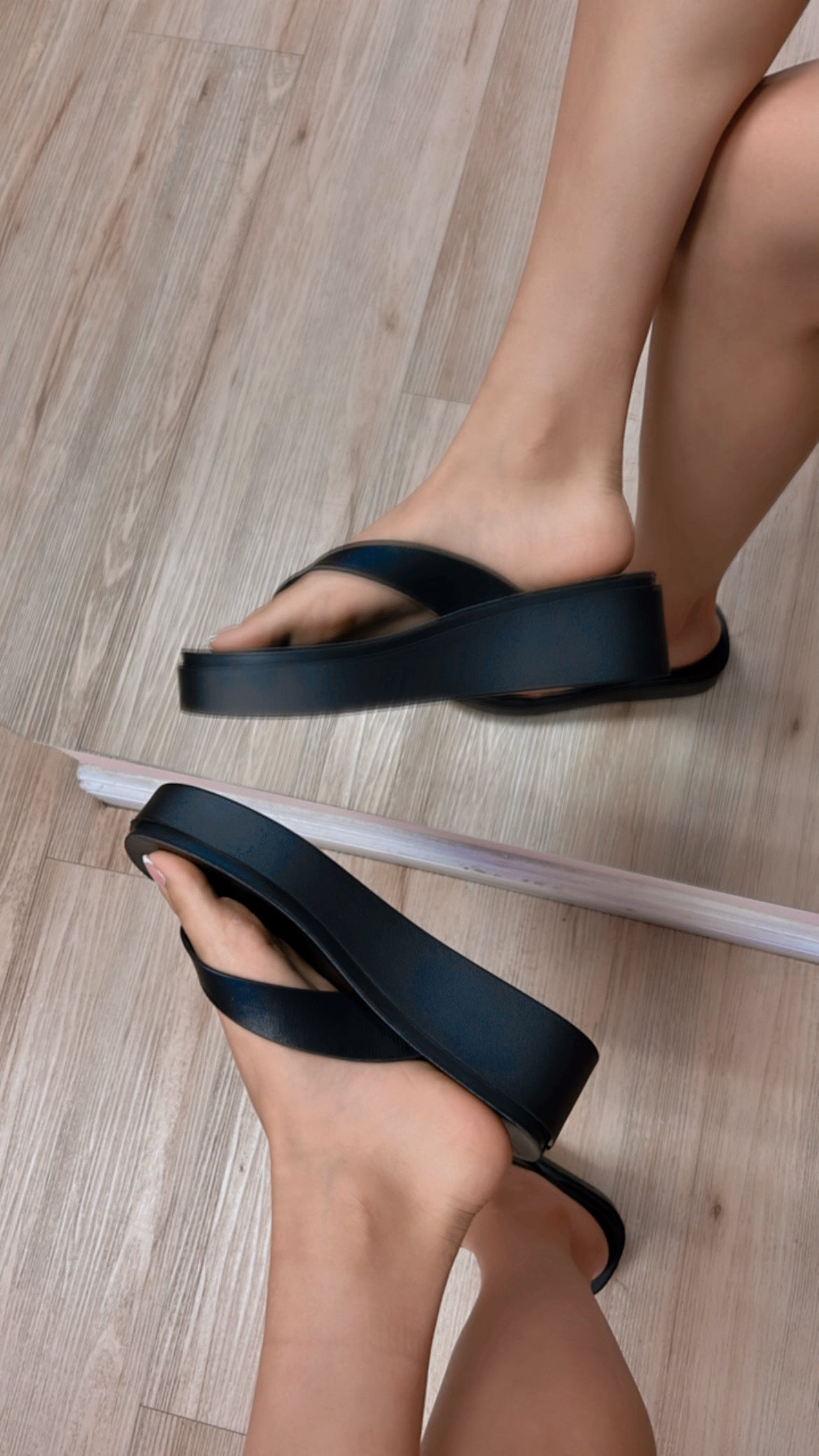 LUNA THONG SANDAL FLATFORMS