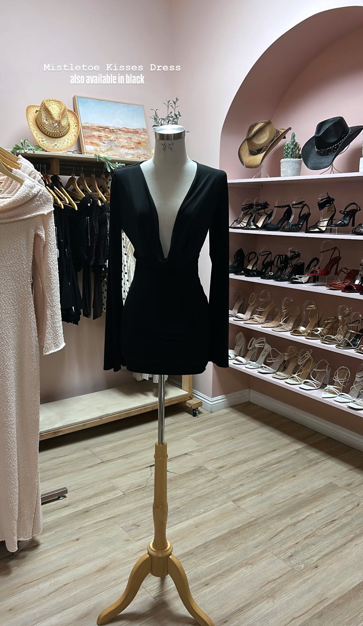 MISTLETOE KISSES DRESS