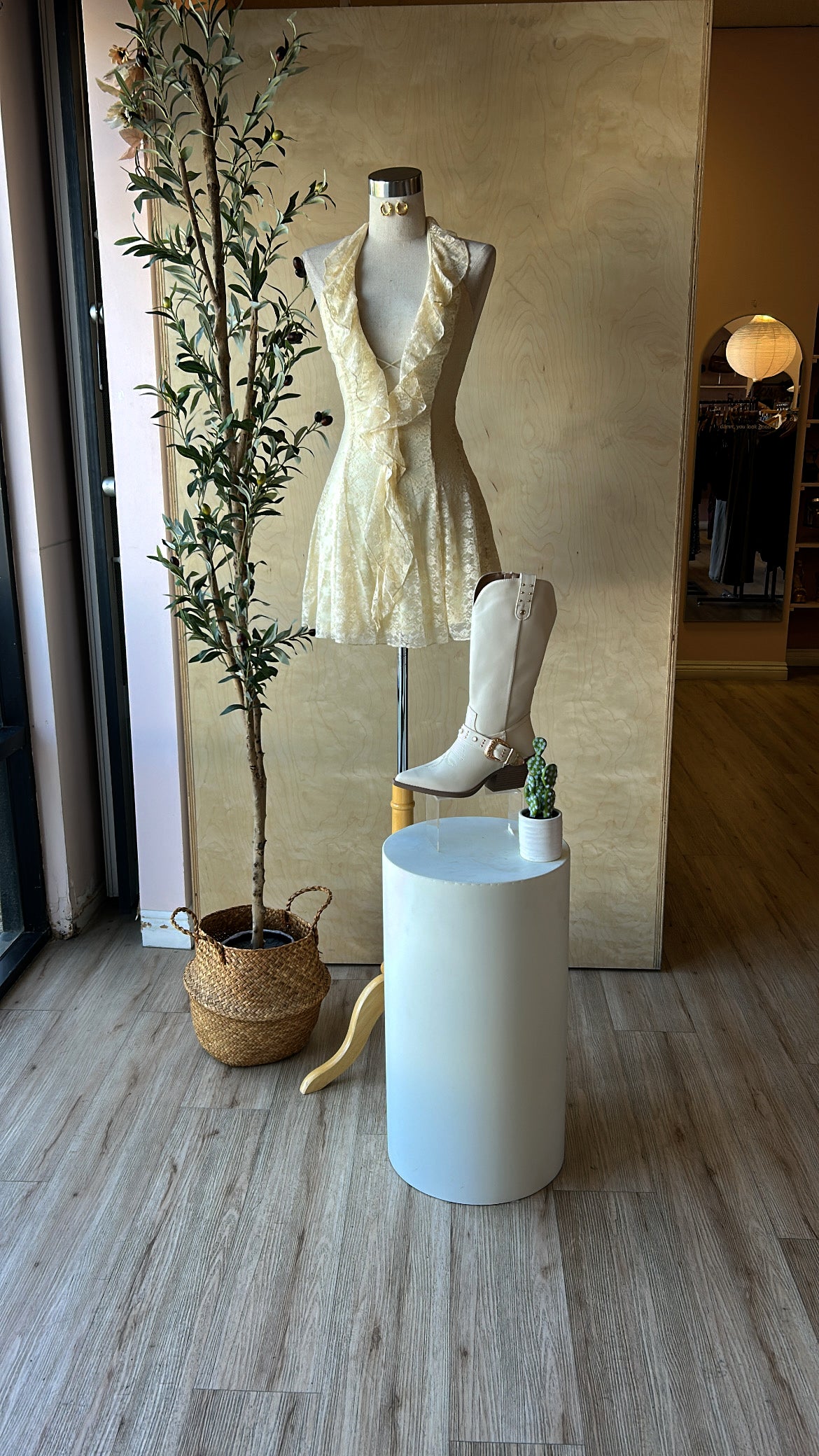 SABRINA RUFFLE LACE MINI