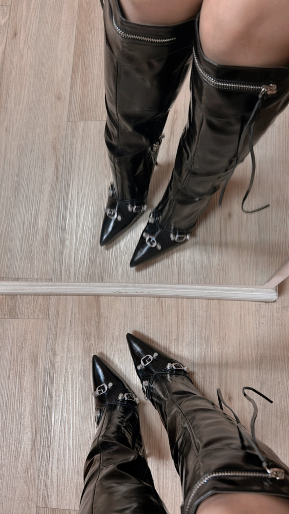 DINASTIA STUDDED POINTED TOE BOOTS