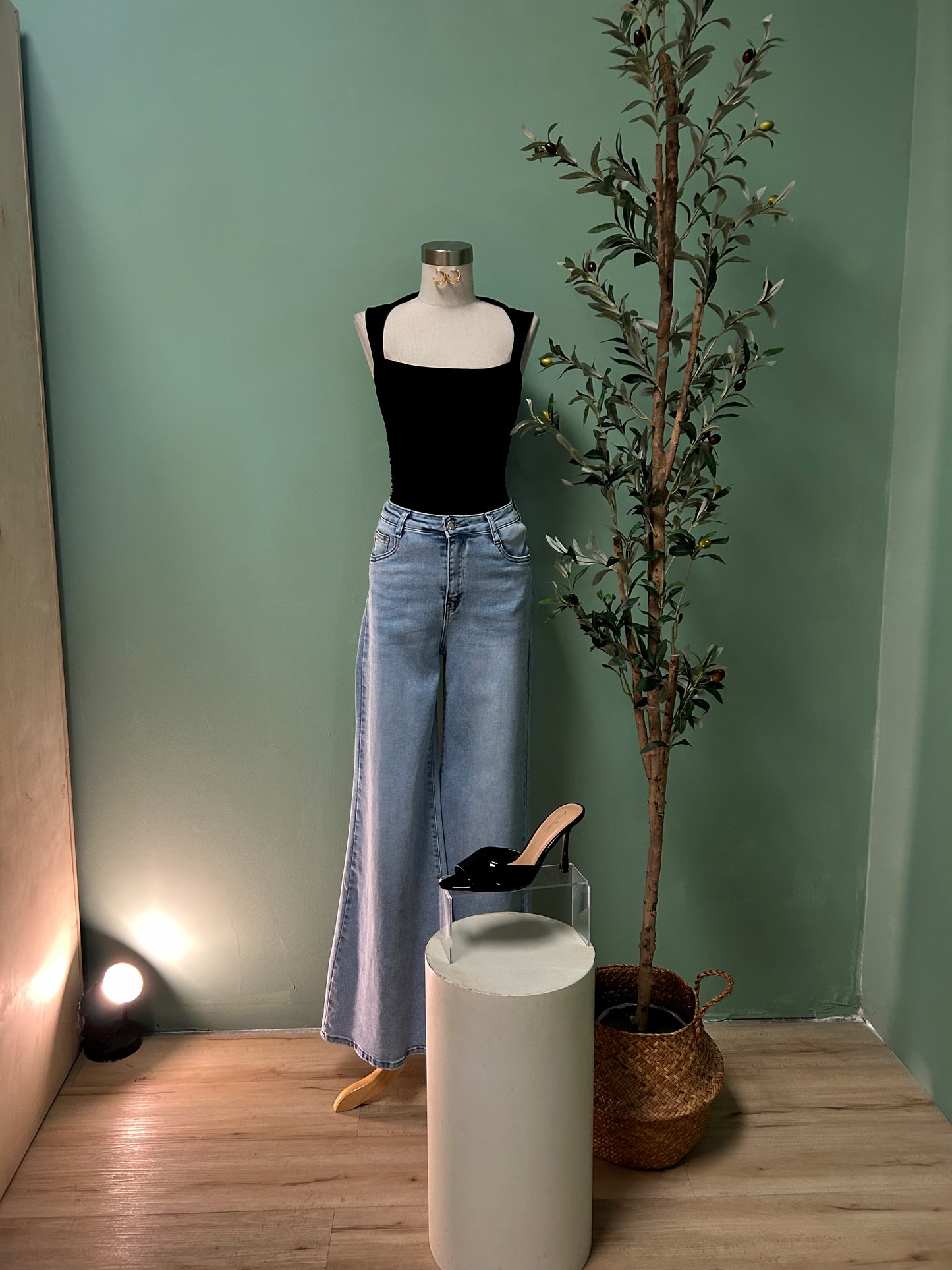 OUT OF OFFICE TOP (BLACK)
