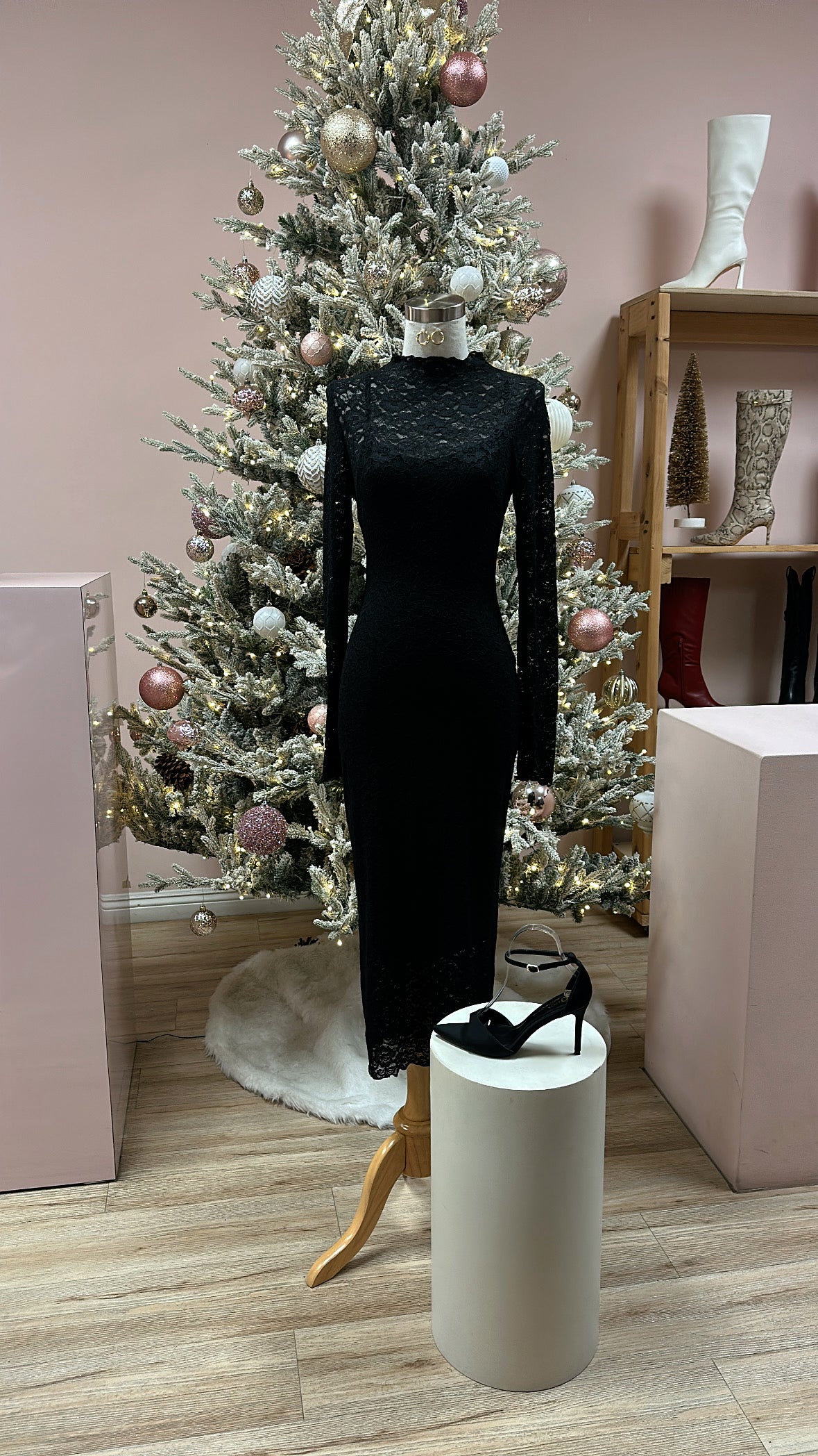 MIDNIGHT MAGIC LACE DRESS