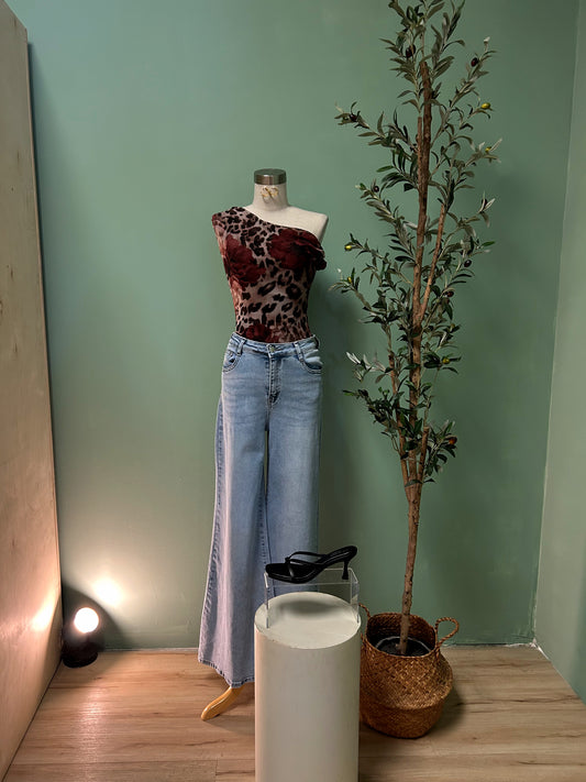 BLOOMING WILDLY TOP