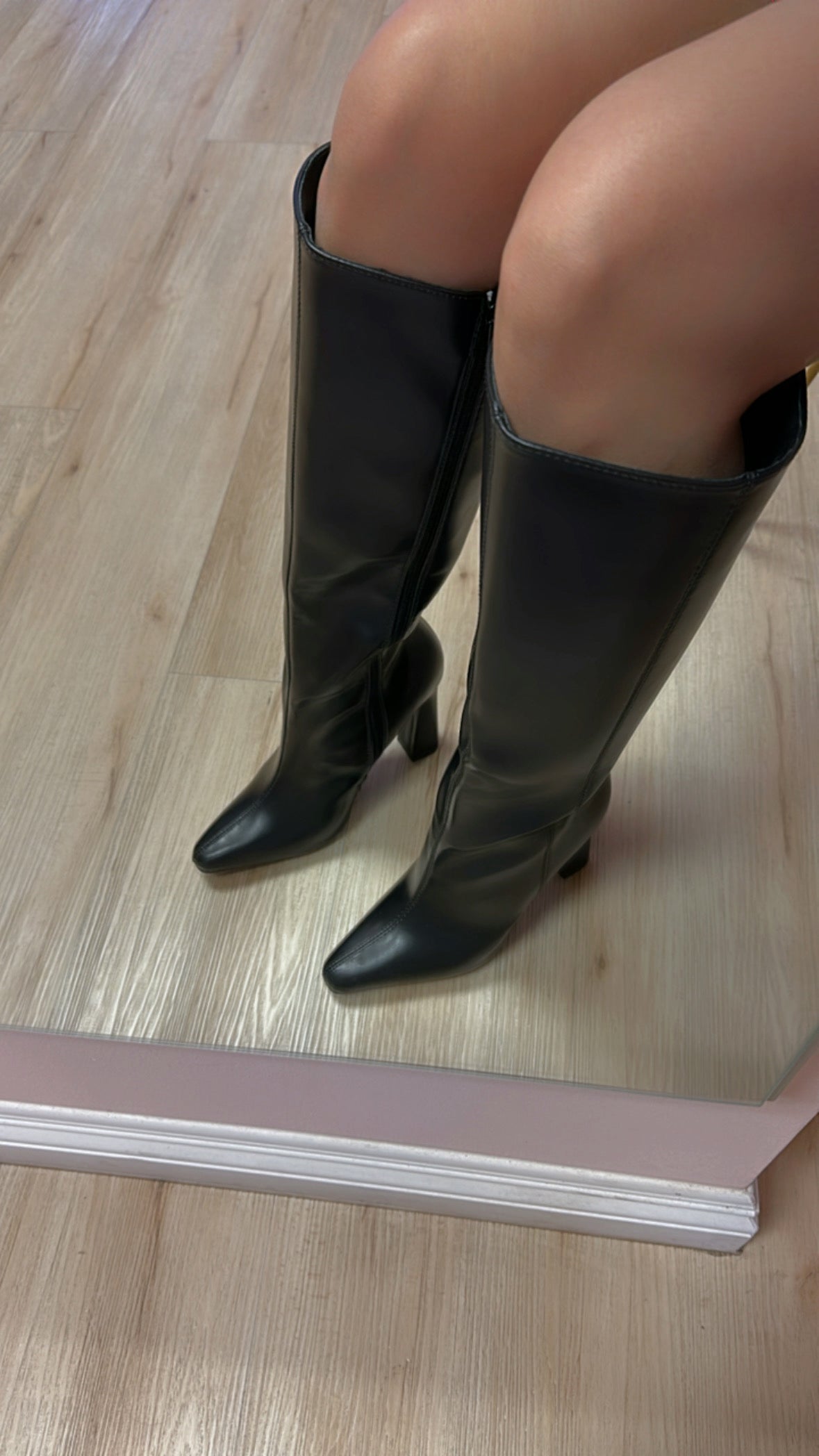 NOEMI POINTED TOE BOOTS