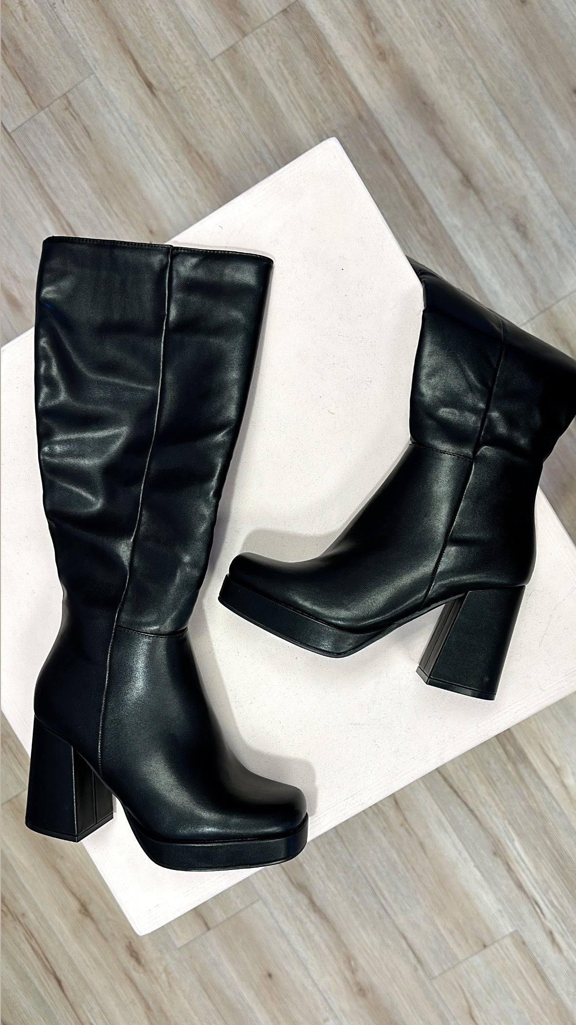 BEBÉ PLATFORM BOOTS