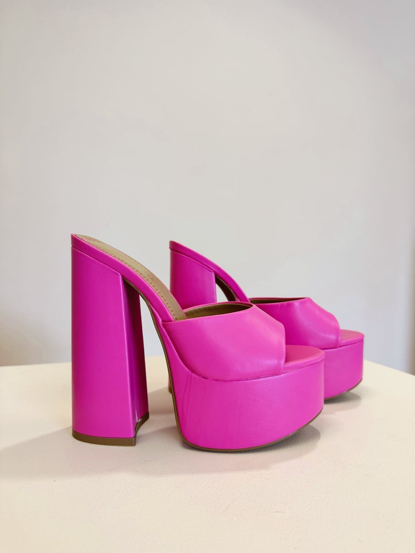 MULE CHUNKY HEEL PLATFORMS